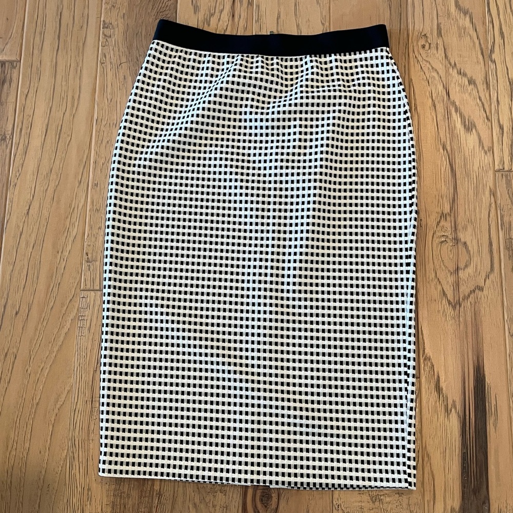 Alfani Black and White Checked Knee-Length Stretchy Pencil Skirt, size 8